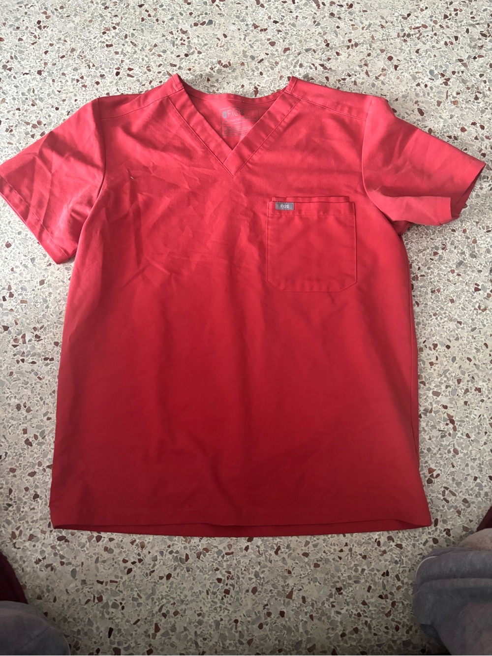 FIGS Leon Three-Pocket Scrub Top (Style FM1500) medium clay